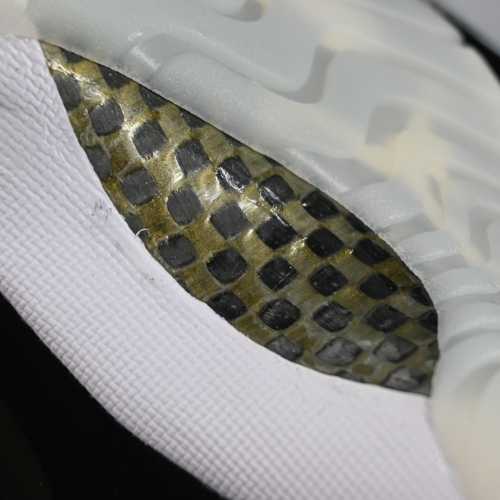 Air Jordan Retro 11 "Gratitude" Blanco Negro - Imagen 4