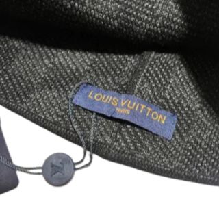 SET Gorro + Bufanda LOUIS VUITTON "Cuadro Clásico" – LV - Imagen 4