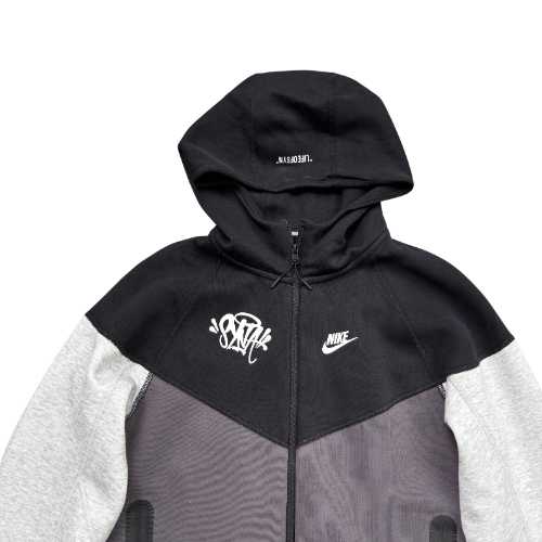 Polerón NIKE TECH x SYNA CENTRAL CEE "Negro/Gris Oscuro/Blanco" Algodón Mejor Calidad - Imagen 2