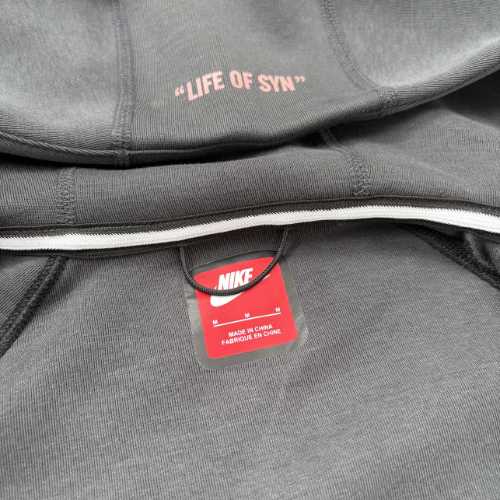Conjunto NIKE TECH x SYNAWORLD CENTRAL CEE "Negro/Gris" Algodón Mejor Calidad - Imagen 3