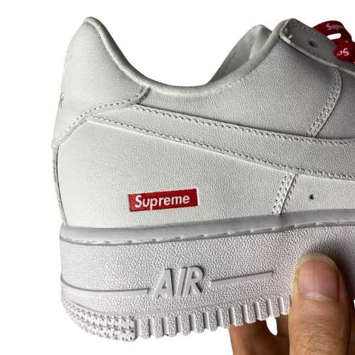 Nike Air Force 1 "Supreme" Blanco Rojo - Imagen 5