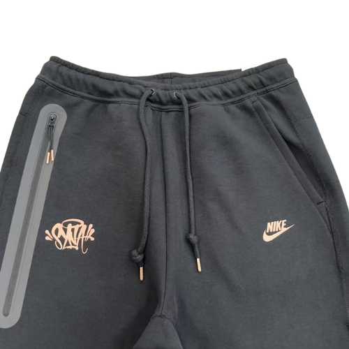 Conjunto NIKE TECH x SYNAWORLD CENTRAL CEE "Negro/Gris" Algodón Mejor Calidad - Imagen 6