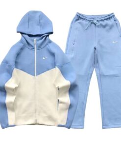 Conjunto NIKE TECH x NOCTA "Celeste/Blanco" Algodón Alta Calidad