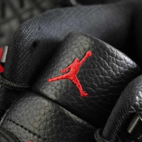 Air Jordan Retro 12 "Flu Game" Negro Rojo - Imagen 5