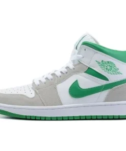Nike Air Jordan 1 Retro "Light Smoke Grey Pine Green" Blanco con Gris y Logo Verde